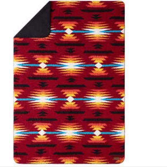 Pendleton Bedding Pendleton Sherpa Fleece Throw Black 5 In W X 70